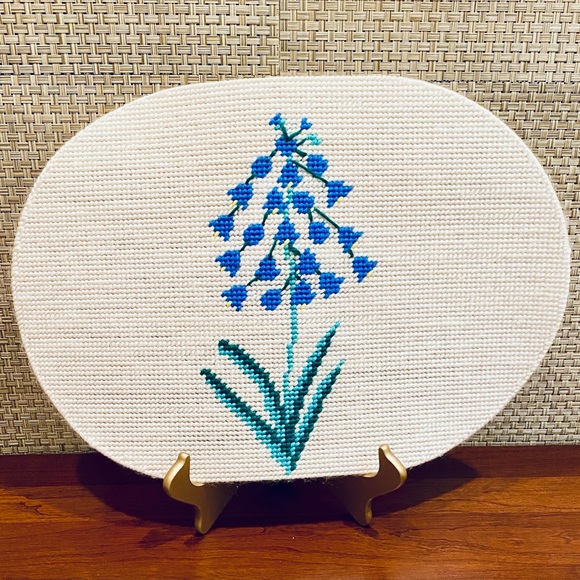 🌟HP🌟NWOT Handmade Needlepoint Floral Placemats 4 - Picture 4 of 8